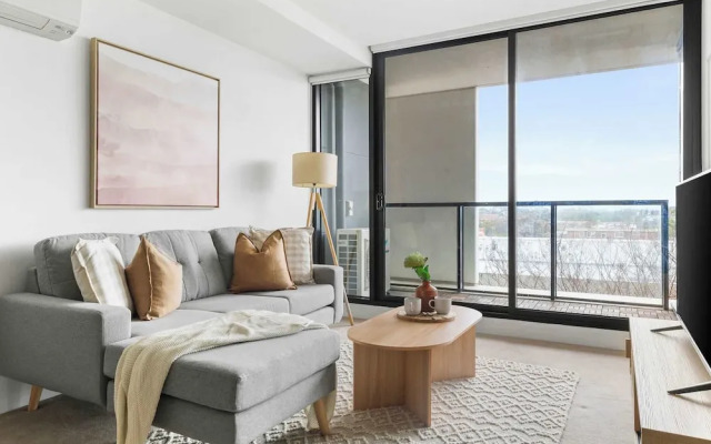 A Cozy 2BR Home Next to The Yarra River