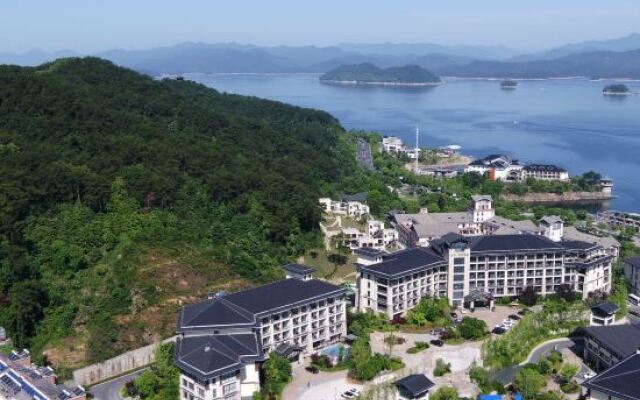 Rezen Select Qiandao Lake Central Dock