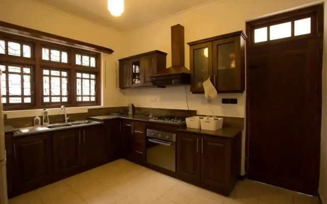 Kings Court Residency