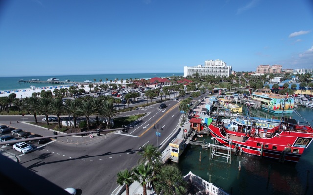 Pier House 60 Clearwater Beach Marina Hotel