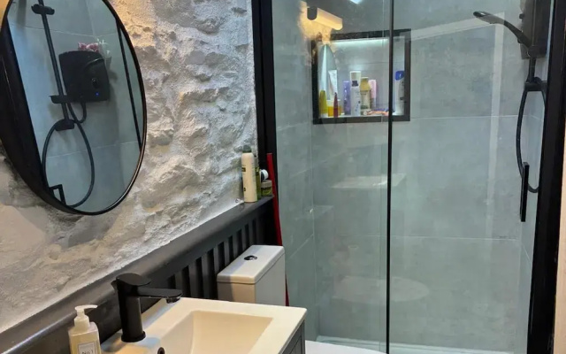 Shantalla West Cork Farmhouse With Hot Tub & Sauna