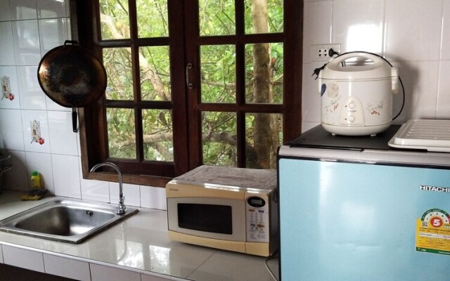 Ban Raw Homestay