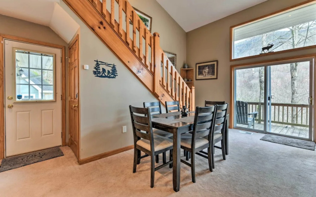 Pet-friendly Home w/ Deck + Mountain Views!