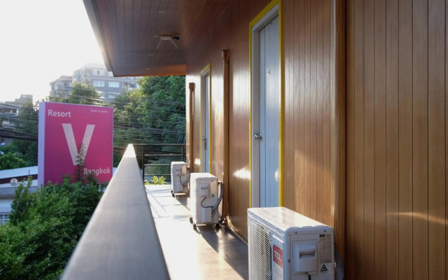 Resort V - MRT Huai Khwang