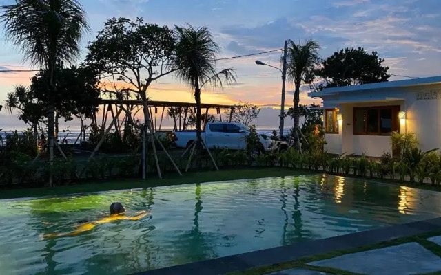 Wide Sands Beach Retreat