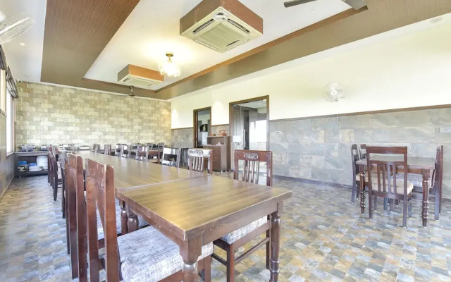 Fabhotel Prime Amantra