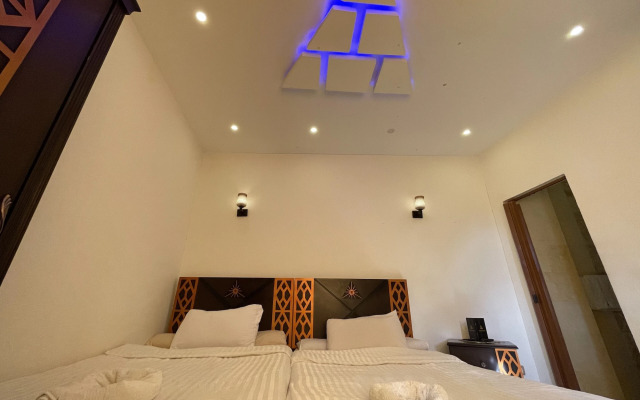 Sahara Pyramids Inn