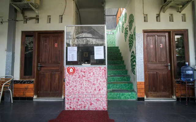 Santana Guest House by OYO Rooms