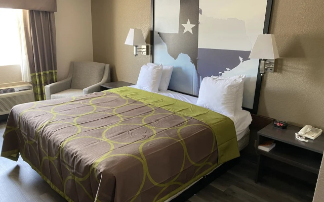 Super 8 Gainesville TX