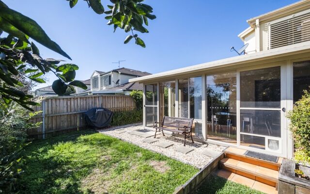 Breather 2/44 Beachside Way