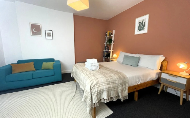 Contemporary Garden Flat in Clifton