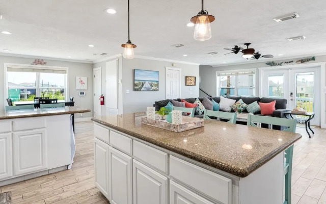 Selah 3 Bedroom Home by RedAwning