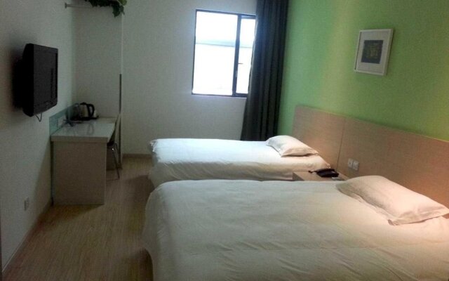 Motel 168 Shanghai Nanhui Huinan Town Tesco Branch