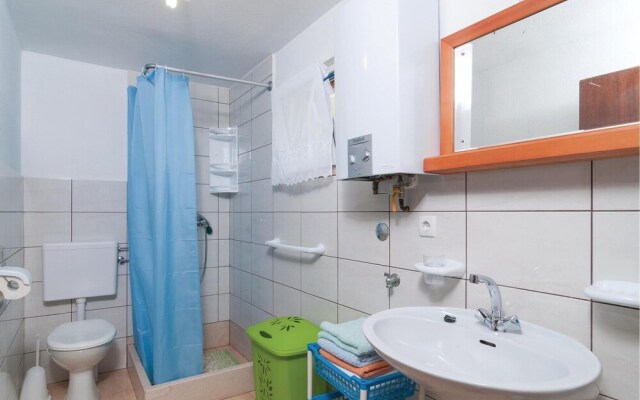 Stunning Home in Pucisca With 1 Bedrooms, Wifi and Outdoor Swimming Pool