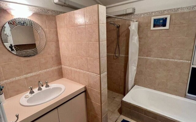 Relaxing 3 Bedroom Apartment in Perth