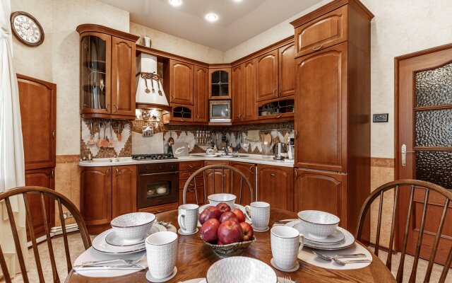 Квартира Малоохтинский 84б