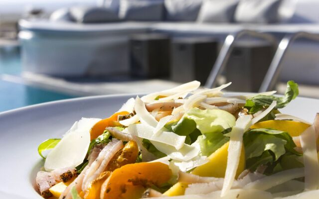 Flaskos Suites