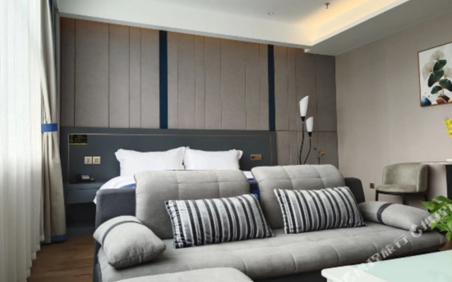 Lujiang Juai Guangneng Hotel