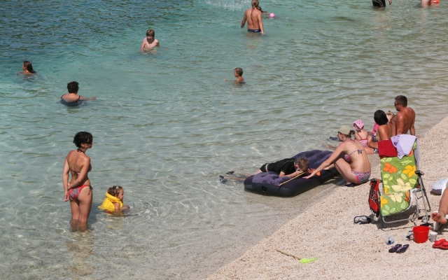 Apartment Marin - comfortable apartment near sea: A1 Vinisce, Riviera Trogir