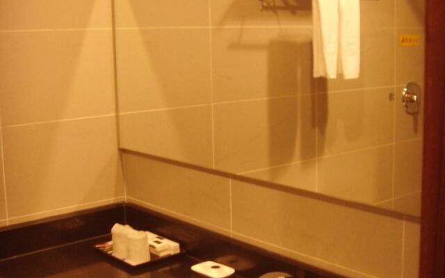 Huanghelou Business Hotel