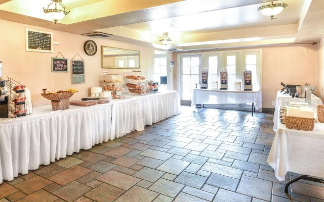 The Buena Park Hotel & Suites