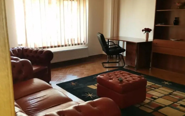 APARTAMENT CENTRAL 2 CAMERE cu CENTRALA