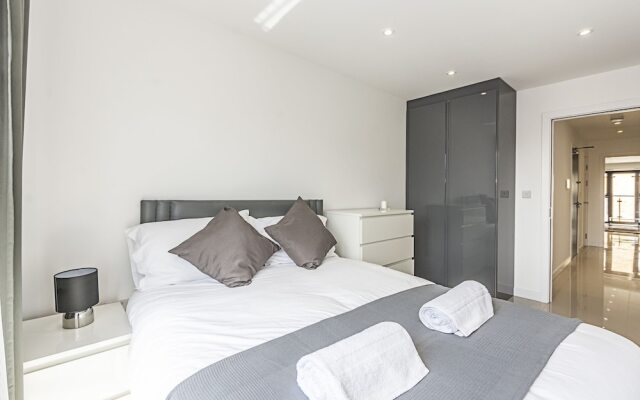 Canary Wharf Stylish Apartment