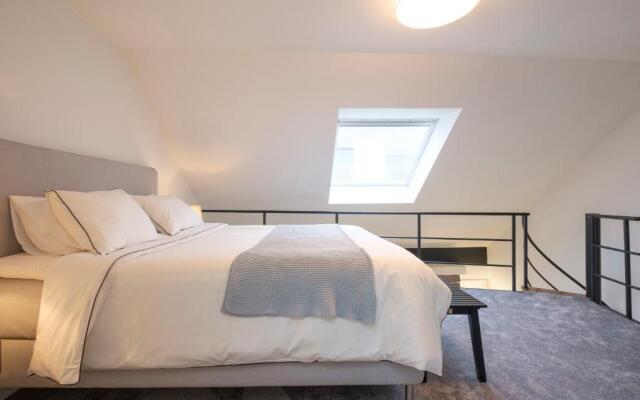 Functional housings 2 steps from Grand Place