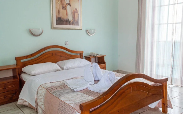 Mistral Apartments Aegina