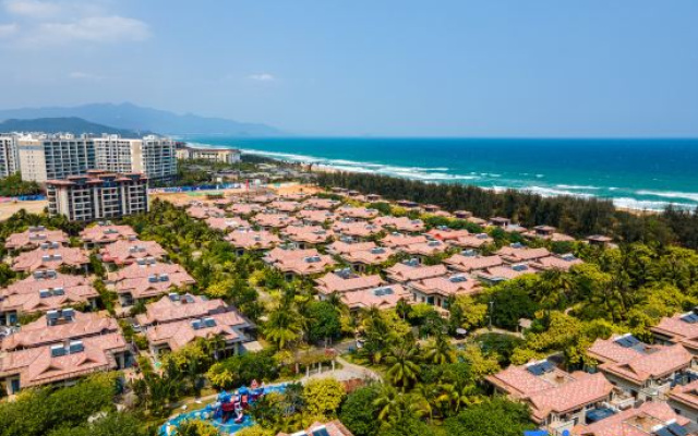 Floral Hotel · Yunshang Hotel (Lingshui Ocean Happy World)