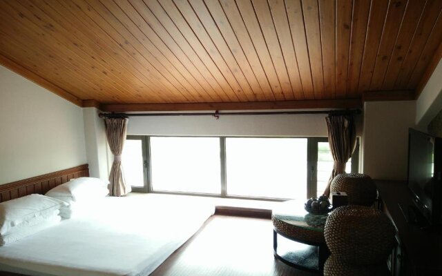 Daily Mega Holiday Hotel