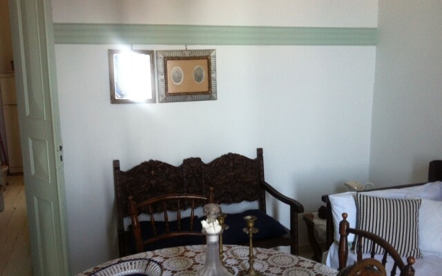 Persefonis view house