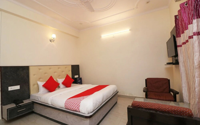 Oyo 22359 Hotel Raj Palace