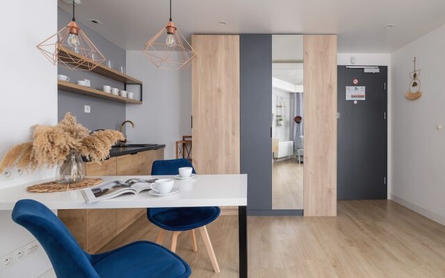 Studio Lwowska 1 by Renters