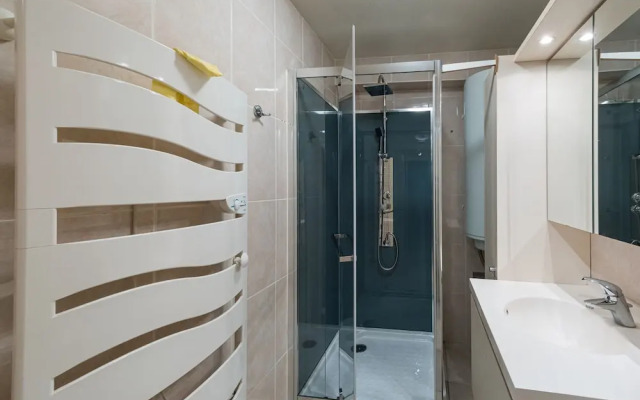 Apartment on the First Floor for Family