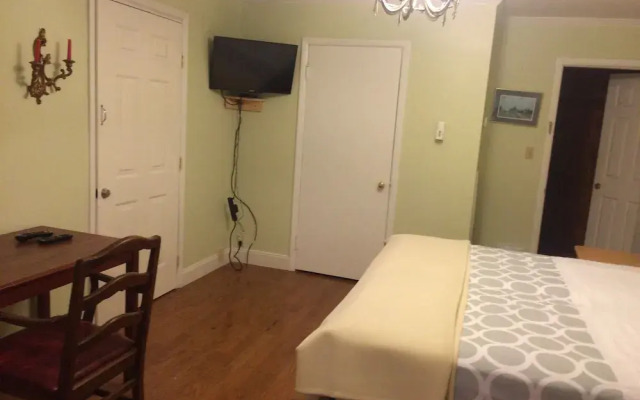 Dixie Plaza Hotel