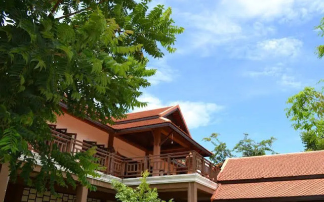 Payavee Vinery Resort