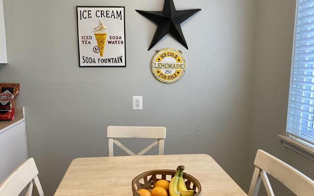 Beautiful retreat Home Near Auburn Hills/Waterford