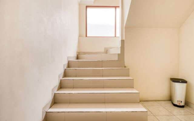 Hasanah Guest House Gajayana by Reddoorz