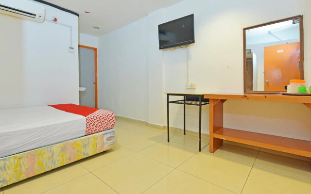 OYO 90494 Sam Huat Hotel