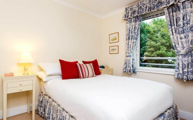 Battersea Dock Hideaway