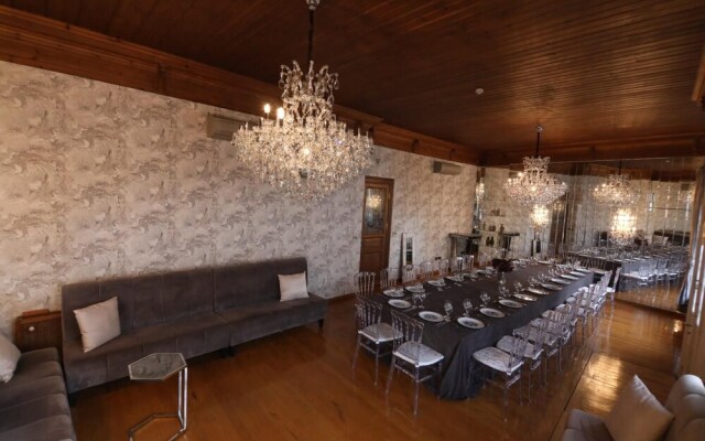 Luxury Pavilion With Bosphorus View in Beylerbeyi