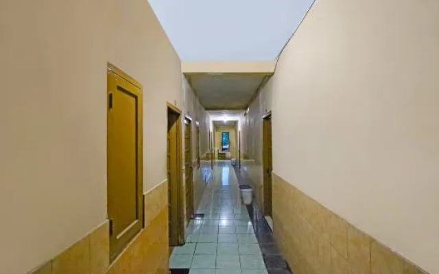 Oyo 92230 Penginapan Metro Parepare