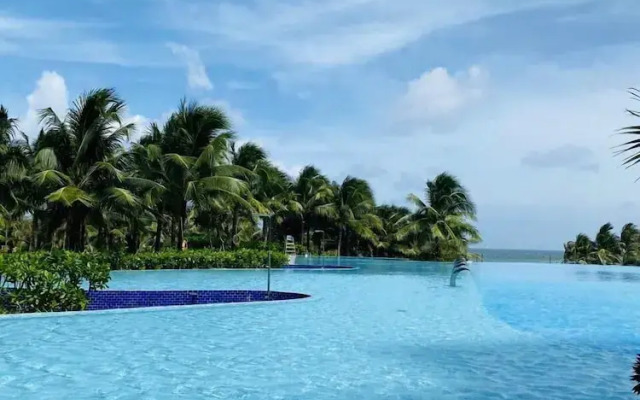 Arena Cam Ranh Beachfront Condotel