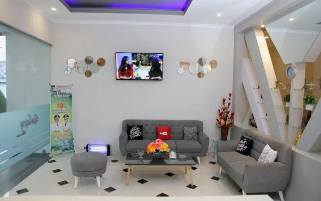 OYO 1100 Galaxy Guesthouse