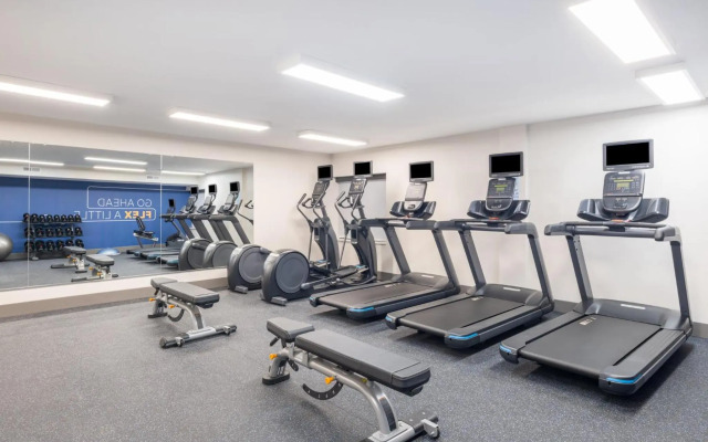 Holiday Inn Express & Suites Greensboro-(I-40 Wendover) by IHG