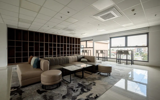 Eco Green Saigon Luxury Apartment Hotel