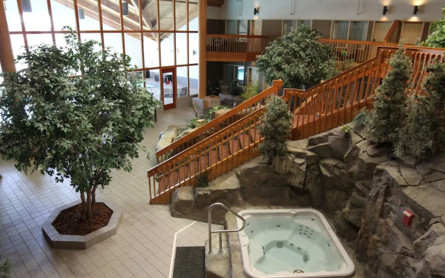 C'mon Inn Hotel & Suites