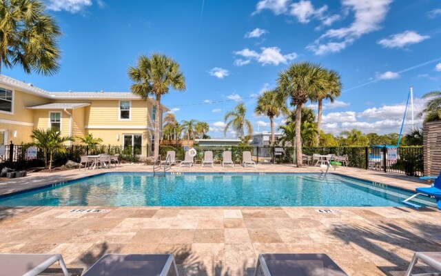 Escape Coastal Resort on Casey Key