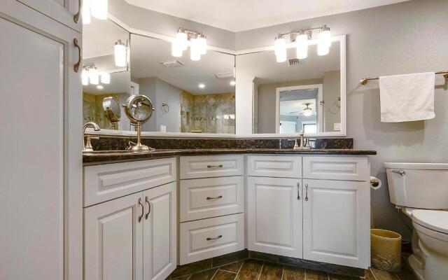 Land's End 10-302 Beach Front - Premier